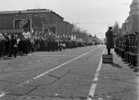 Первомайская демонстрация на площади Ленина