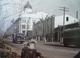 Улица Полины Осипенко, вид на кинотеатр 
